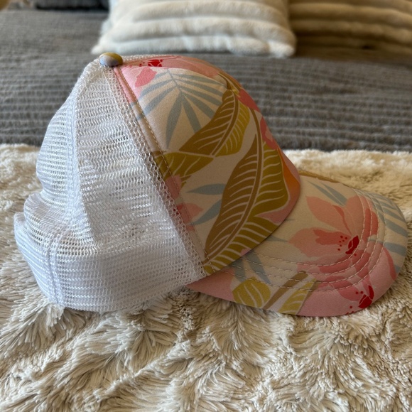 Women’s Billabong ball cap NWOT - Picture 4 of 5